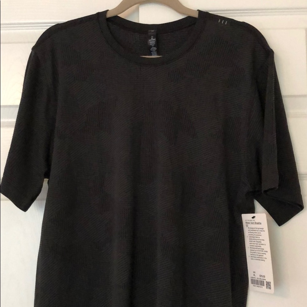 Metal Vent Breathe Short Sleeve Men’s Tee